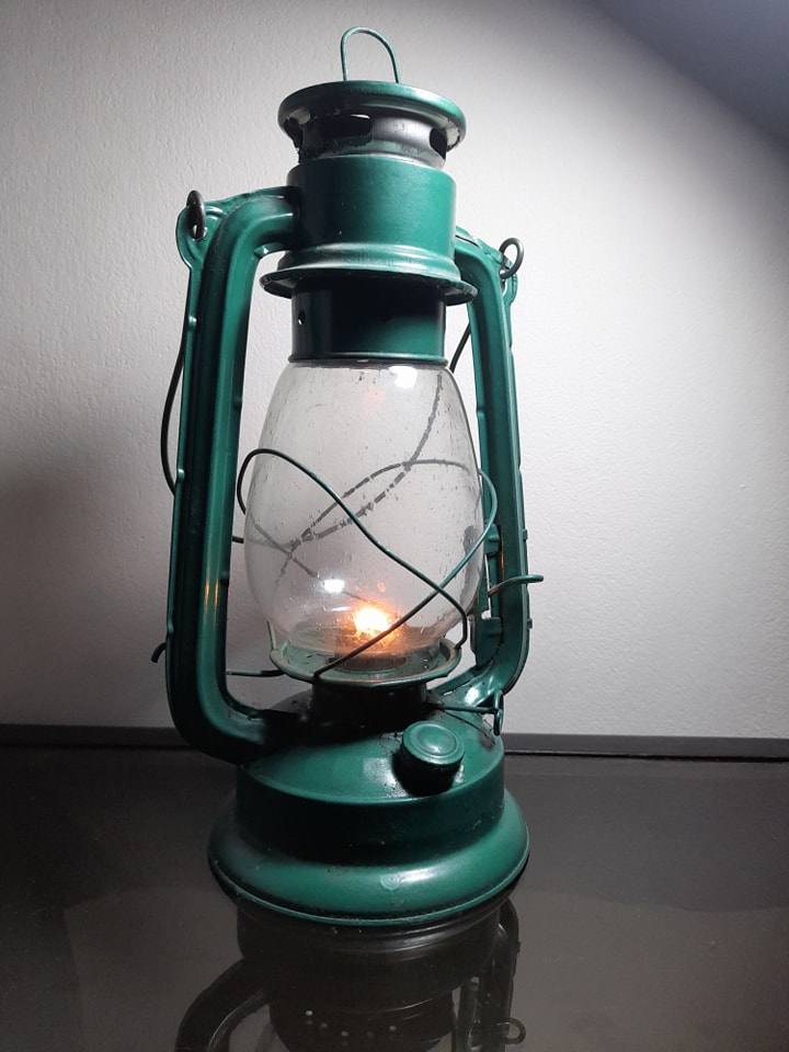 479927606_2741751019330366_7805684127916701603_n Hurricane Lantern Lamp Vintage Style Kerosene Lamp-Regular - Image 1